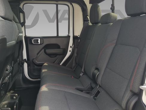 New 2025 Jeep Gladiator Rubicon image 12