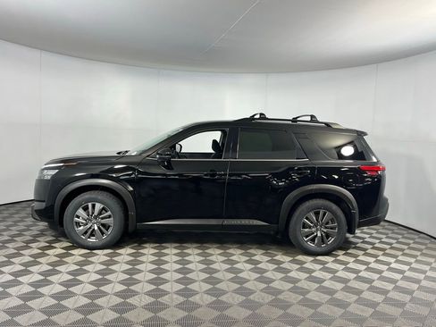 Used 2024 Nissan Pathfinder SV AWD/4WD image 8