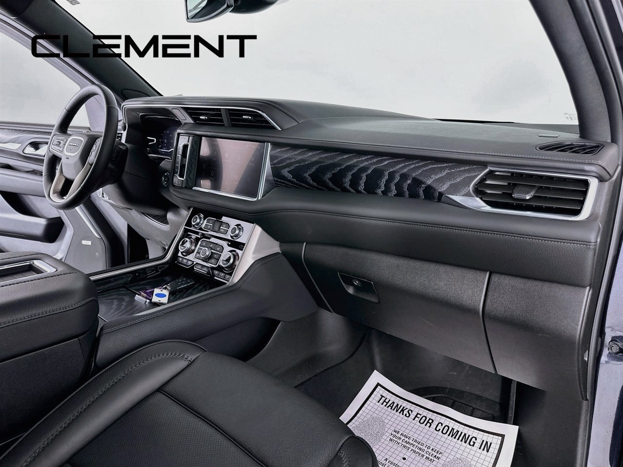 Used 2024 GMC Yukon Denali AWD/4WD image 37