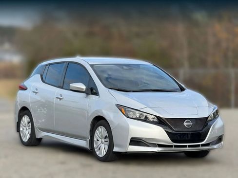 Used 2023 Nissan Leaf S image 1