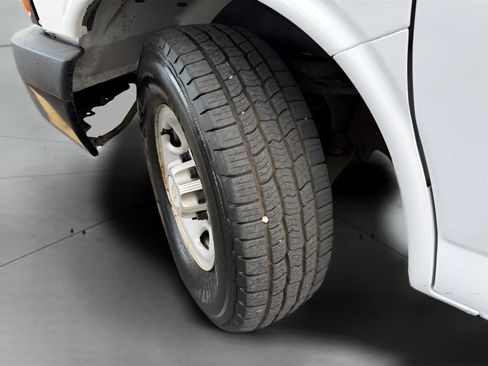 Used 2012 Chevrolet Express 2500 LS image 27