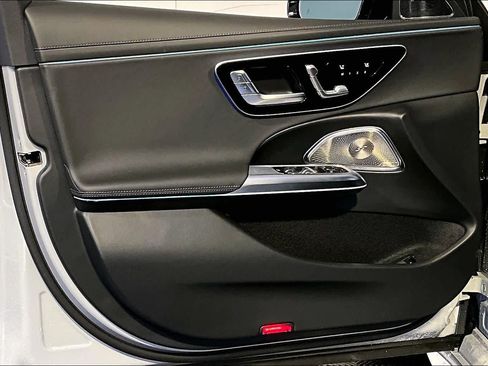 New 2026 Mercedes-Benz E 53 AMG e 4MATIC Sedan image 11
