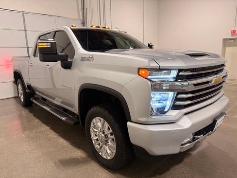 Used 2022 Chevrolet Silverado 2500 High Country w/ Safety Package II AWD/4WD image 3