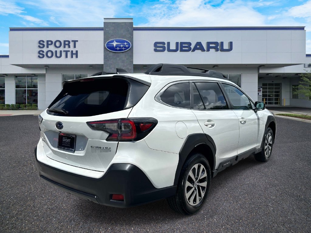 Used 2024 Subaru Outback Premium AWD/4WD image 3