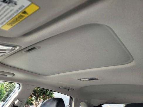 Used 2022 Kia Niro EX Premium image 11