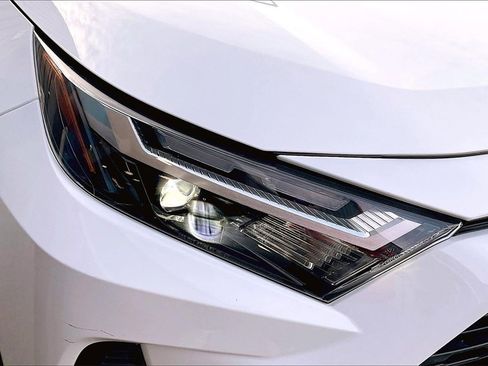 Used 2022 Toyota RAV4 XLE image 27