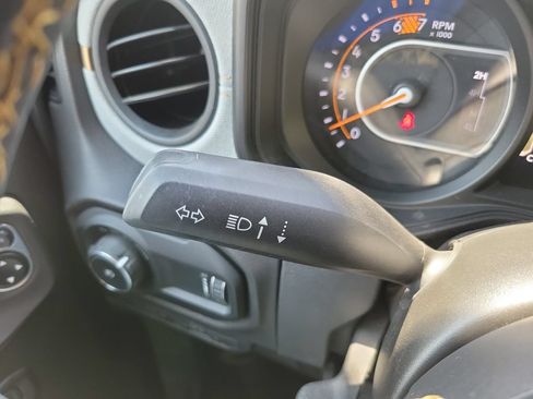 Used 2024 Jeep Wrangler Unlimited Sport AWD/4WD image 38
