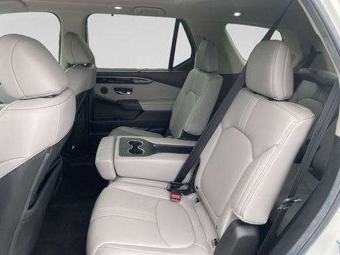 Used 2025 Honda Pilot Touring image 27