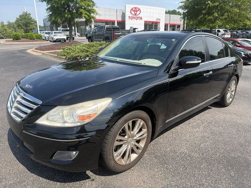 Used 2011 Hyundai Genesis 4.6 RWD image 2