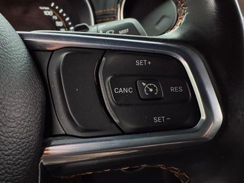 Used 2022 Jeep Wrangler Unlimited Sahara image 21