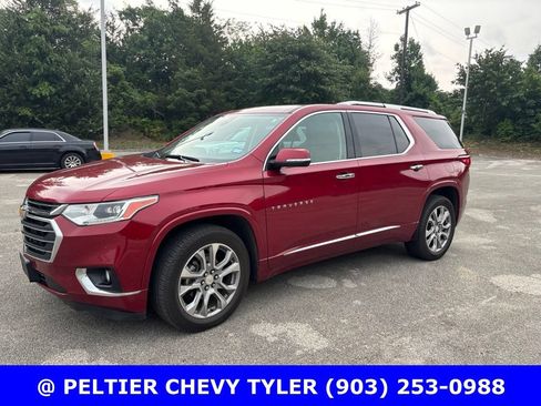 Used 2019 Chevrolet Traverse Premier w/ Driver Confidence II Package FWD image 3