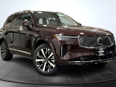 New 2026 Volvo XC90 B5 Core image 3
