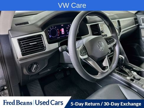 Used 2023 Volkswagen Atlas SE w/ Black Wheel Package AWD/4WD image 13