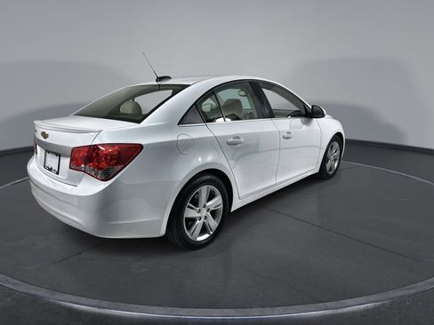 Used 2015 Chevrolet Cruze Diesel w/ Sun And Sound Package FWD image 8