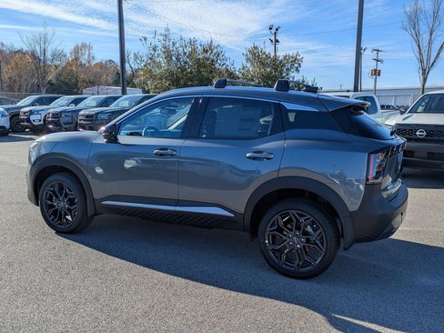 New 2026 Nissan Kicks SR FWD image 6