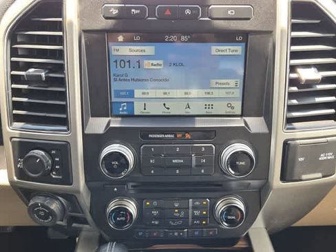 Used 2017 Ford F150 Lariat w/ Equipment Group 502A Luxury AWD/4WD image 15