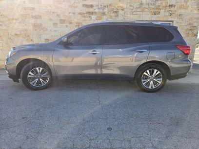 Used 2018 Nissan Pathfinder SL
