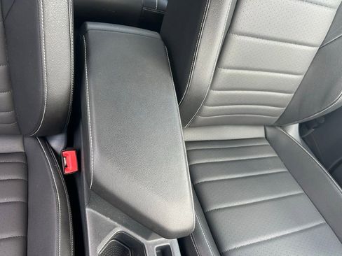 Used 2023 Volkswagen Jetta SE image 39