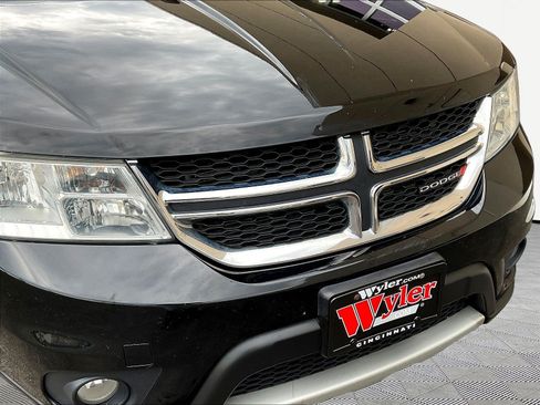 Used 2017 Dodge Journey SXT w/ Comfort/Convenience Group FWD image 31