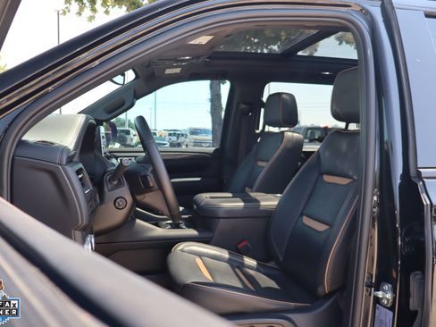 Used 2023 GMC Yukon XL AT4 AWD/4WD image 11