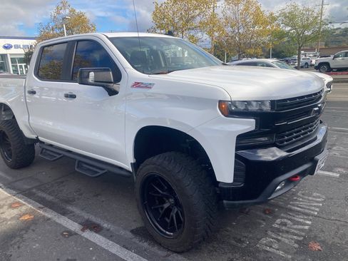 Used 2019 Chevrolet Silverado 1500 LT Trail Boss image 2