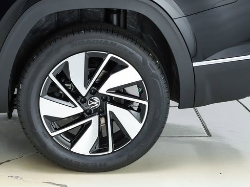 New 2026 Volkswagen Atlas SEL image 45
