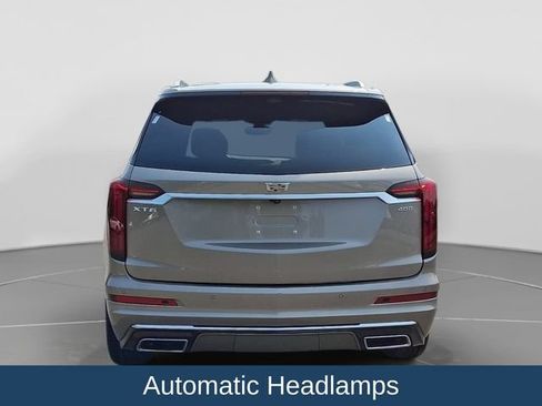 Used 2022 Cadillac XT6 Premium Luxury w/ Technology Package FWD image 6