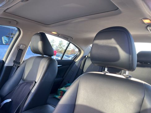 Used 2017 INFINITI Q50 Premium image 10