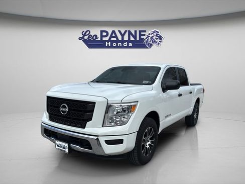 Used 2023 Nissan Titan SV AWD/4WD image 3