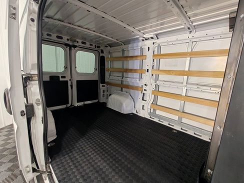 Used 2025 RAM ProMaster 2500 w/ U-Haul Equipment Group FWD image 20