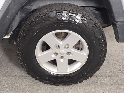 Used 2018 Jeep Wrangler Sport AWD/4WD image 11