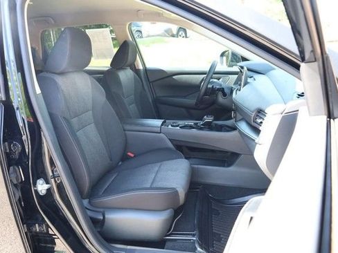 Certified 2025 Nissan Rogue SV AWD/4WD image 24