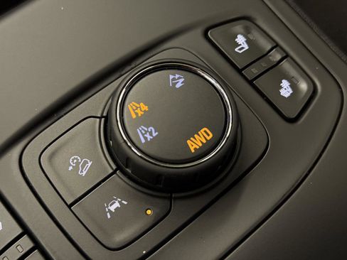 Certified 2024 GMC Terrain SLE w/ Driver Convenience Package image 34