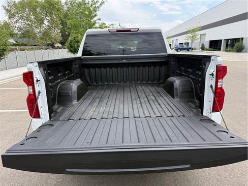 Used 2023 Chevrolet Silverado 1500 LT AWD/4WD image 40
