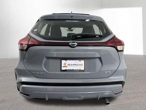 Used 2023 Nissan Kicks SR w/ Interior Electronics Package FWD image 30