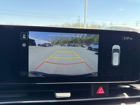 Certified 2025 Kia Carnival FWD image 17