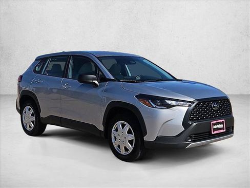 Used 2024 Toyota Corolla Cross L FWD image 9