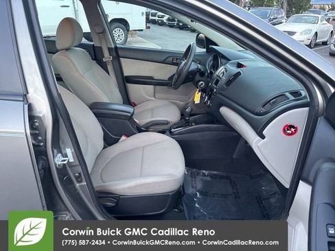 Used 2011 Kia Forte EX image 13