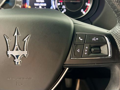 Used 2022 Maserati Levante GT AWD/4WD image 19