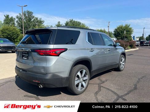 Used 2023 Chevrolet Traverse LT w/ LT Premium Package AWD/4WD image 8