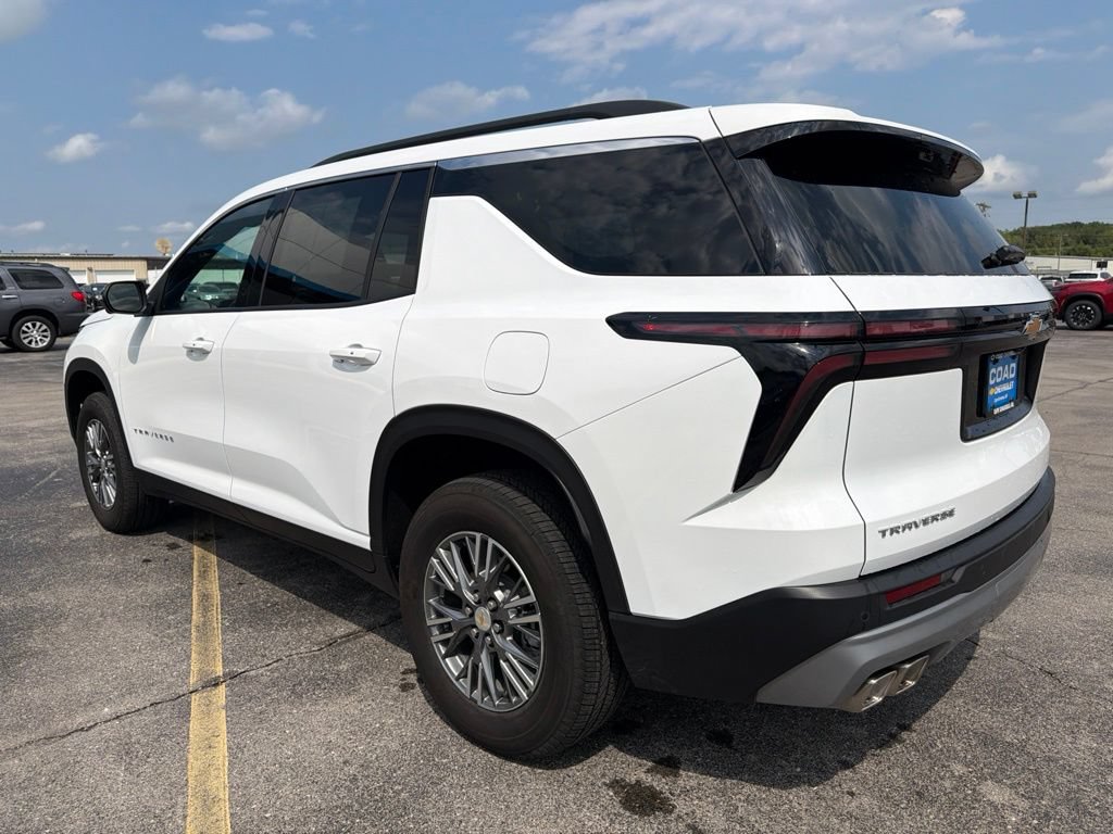 Used 2026 Chevrolet Traverse LT w/ Driver Confidence Package FWD image 6