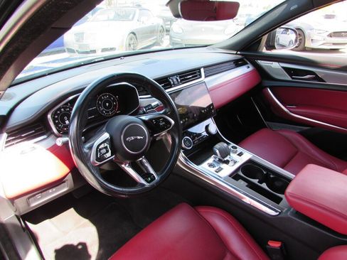 Used 2021 Jaguar XF R-Dynamic SE AWD/4WD image 12