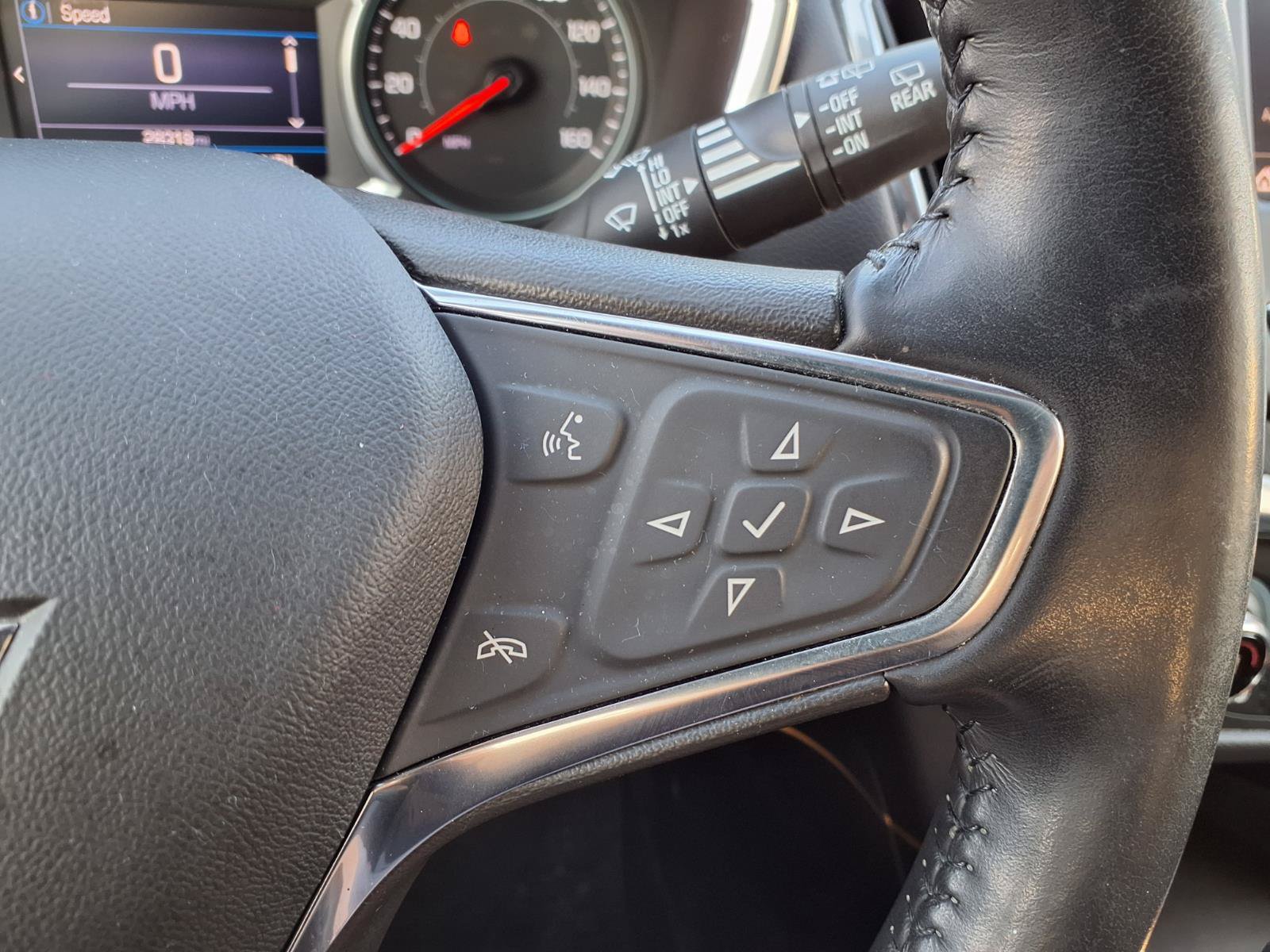 Used 2021 Chevrolet Equinox LT FWD image 16