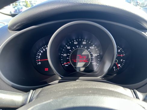 Used 2018 Kia Soul Base image 11