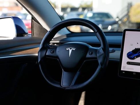 Used 2022 Tesla Model 3 Standard Range image 33