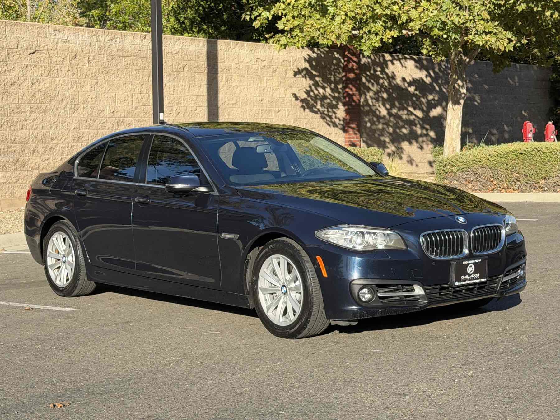 Used 2015 BMW 528i Sedan RWD image 1