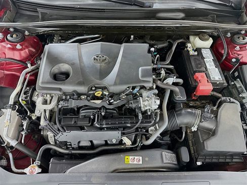 Used 2021 Toyota Camry LE image 32