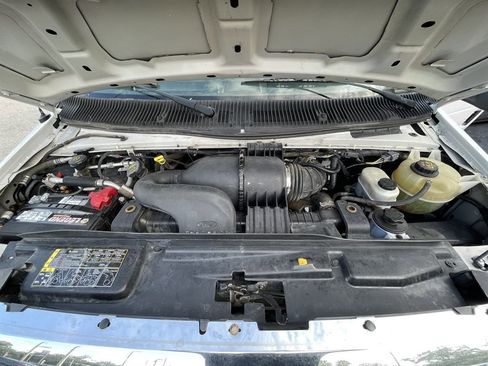 Used 2013 Ford E-350 and Econoline 350 XLT image 6