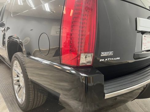 Used 2011 Cadillac Escalade ESV Platinum image 17