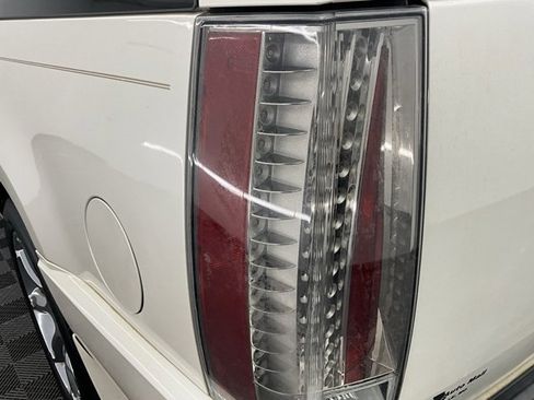 Used 2014 Cadillac Escalade ESV Premium image 26